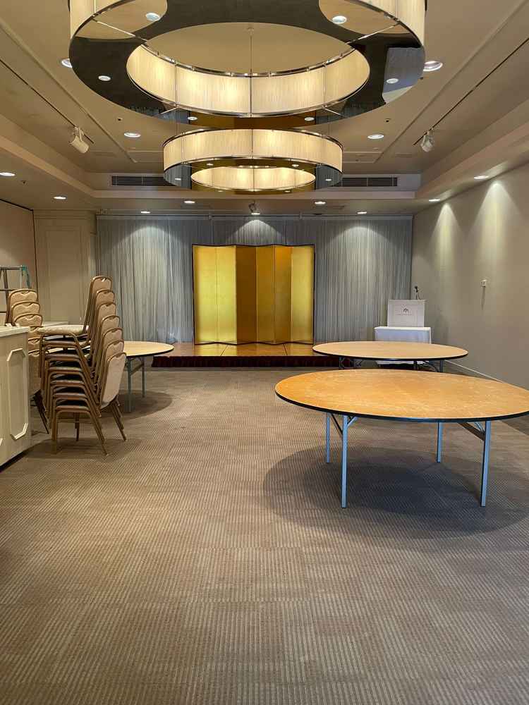 当日はここをチャペルとして利用する。