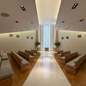 チャペル。とても綺麗で広々な印象です。