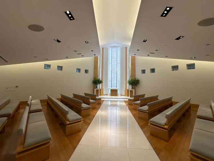 チャペル。とても綺麗で広々な印象です。