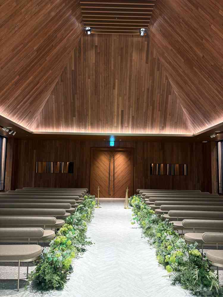 天井高は公式のお写真通り高く、広く感じました。