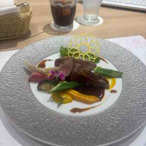 お料理試食させていただきました。お肉がとても柔らかくて、当日用意したい料理とマッチしてました