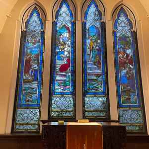 チャペル(教会)の奥にあるステンドグラス。天使が至る所にいてとても素敵でした。