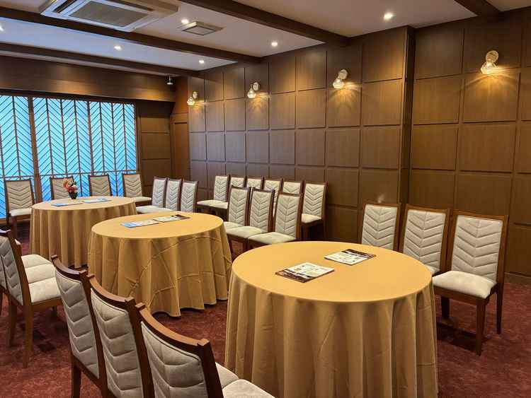 親族の待合室等の写真。伝統ある神田明神の内装は期待してなかったが、2020年頃改築し、とても綺麗。