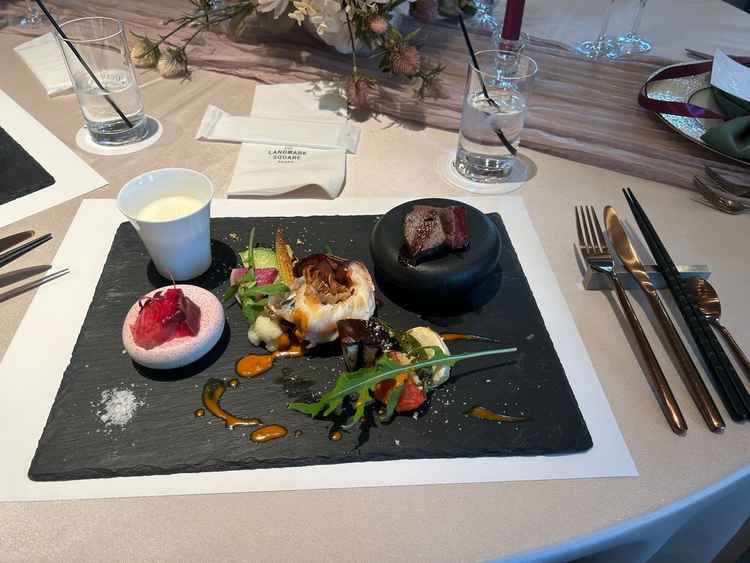 試食会です。和牛のステーキが柔らかく、オマール海老も最高でした。野菜も京野菜を使っていて美味しかった