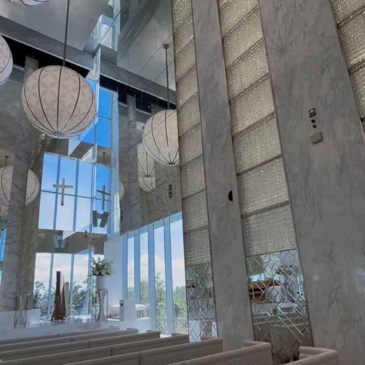 横が鏡になっていて反射して光が入りきれかった