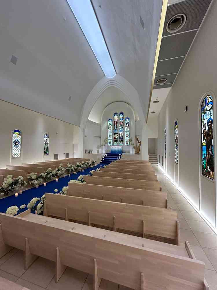 チャペル後列からの見え方。100名くらい。