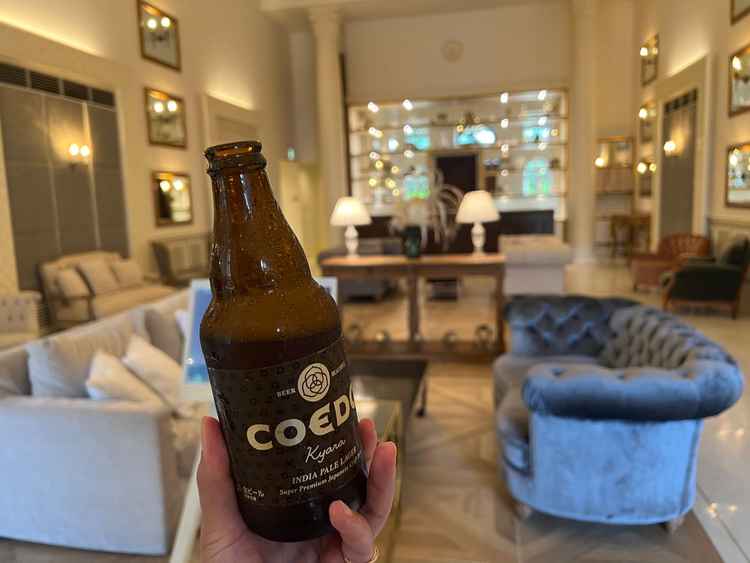 ゲスト待合室、ガーデンのドリンクサービスにてビールを頂きました！千葉のクラフトビールを選びました。