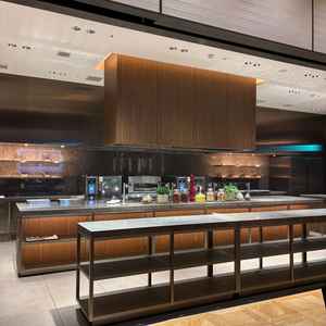 レジデンスバジルの会場です。オープンキッチンでの演出が魅力的でした。