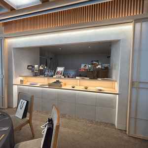 こちらは披露宴会場内のオープンキッチンです。 鯛の土鍋がありました。