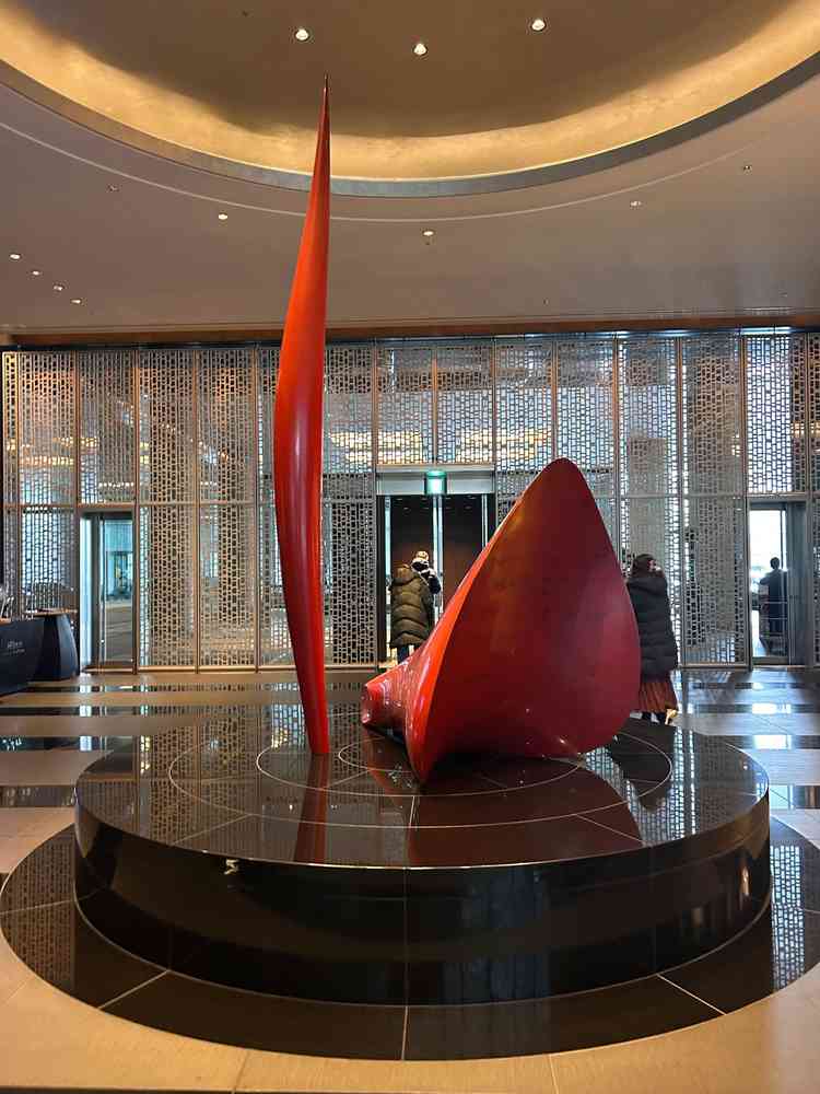 ロビーが素敵であった、宿泊と挙式の棟が分かれており混雑しない点が良かった