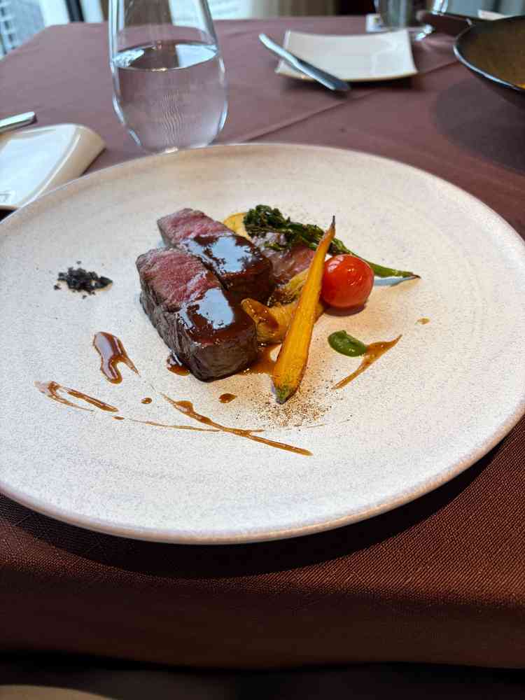 試食のメインお肉料理