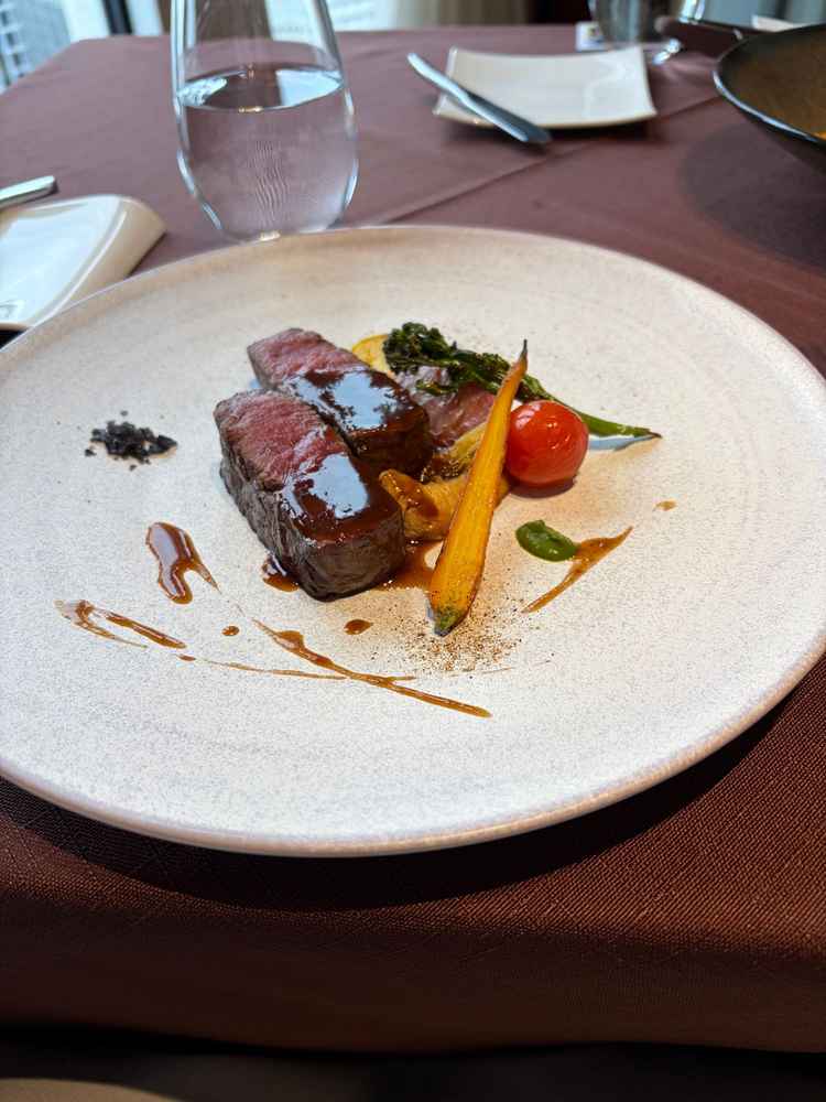 試食のメインお肉料理