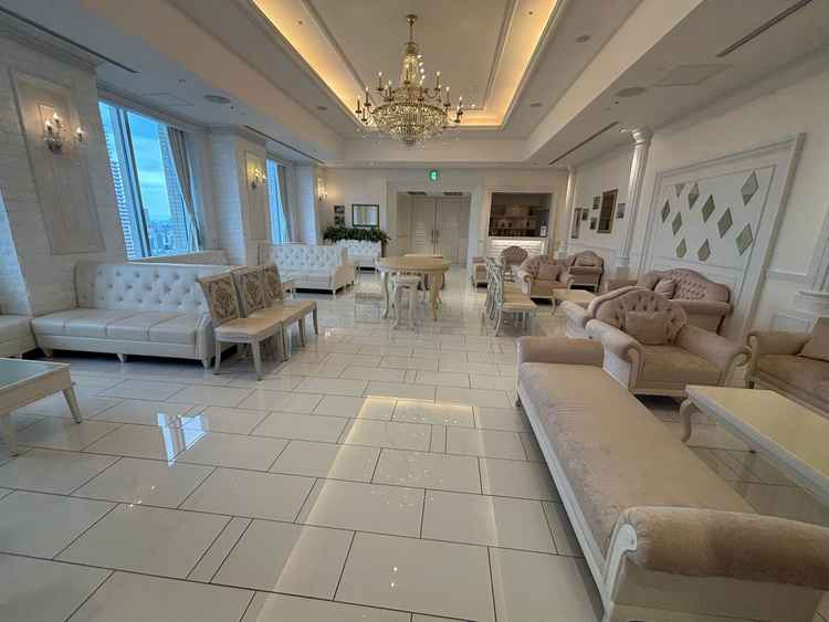 ゲストのウェルカムスペースで各披露宴会場ごとにウェルカムスペースが確保されておりました。