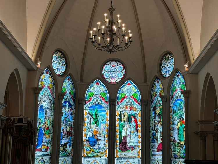 挙式会場。本物のアンティークを使っているらしい。