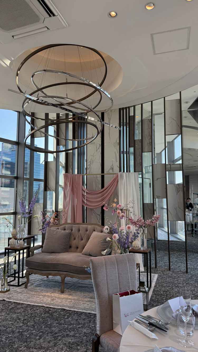 披露宴会場のソファ席