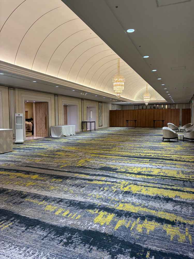 披露宴会場外のロビーは、明るい印象でした。