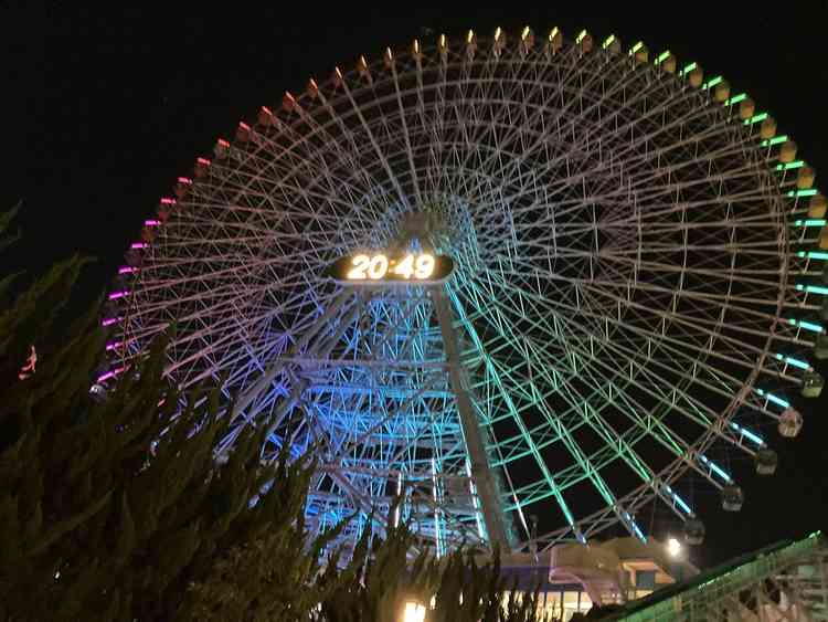 こんな近くに観覧車！