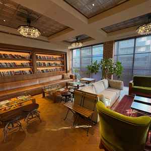 ゲスト待合室。広くておしゃれ。