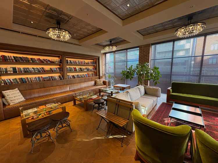 ゲスト待合室。広くておしゃれ。