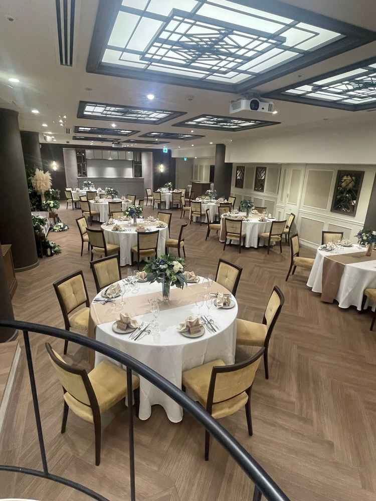 モダンなデザインの会場でした。オープンキッチンが特徴的でした。