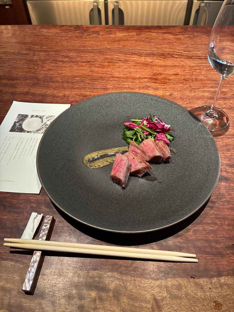 メイン料理　牛肉ロース