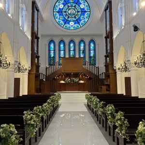 チャペルの天井が高くてとても良かったです！2階からの入場も楽しそうと想像が膨らんでよかったです！