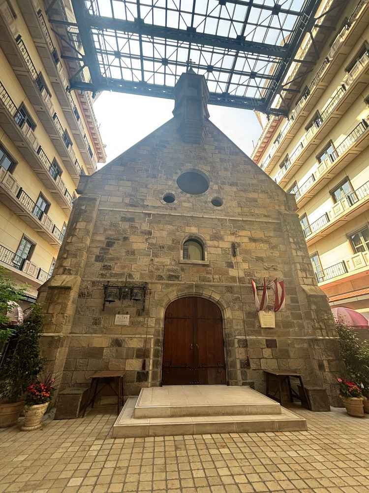 外観も素敵でした。電車の音は気になりました。