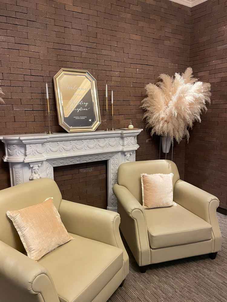 チャペルの前の空間、お母さんのお腹の中というイメージらしい