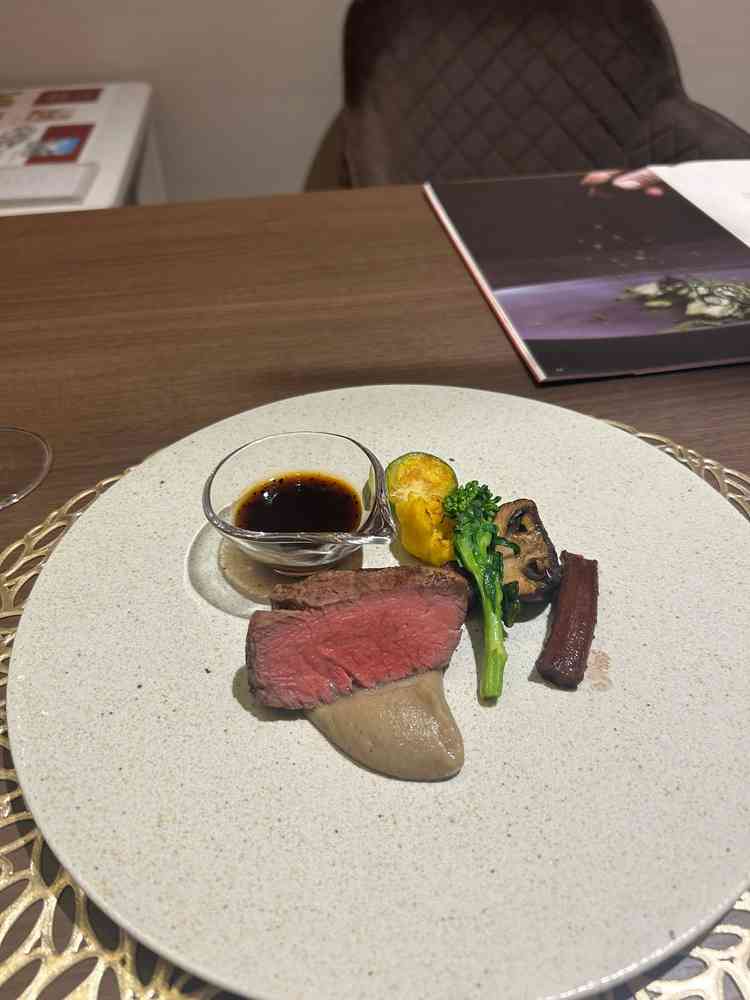 料理もとても美味しく、最低グレードでも十分だと感じました。