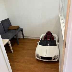 チャペルの中にキッズルームがあり、小さい子供がいてもチャペル内で遊ぶことができます。