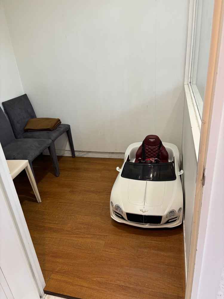 チャペルの中にキッズルームがあり、小さい子供がいてもチャペル内で遊ぶことができます。