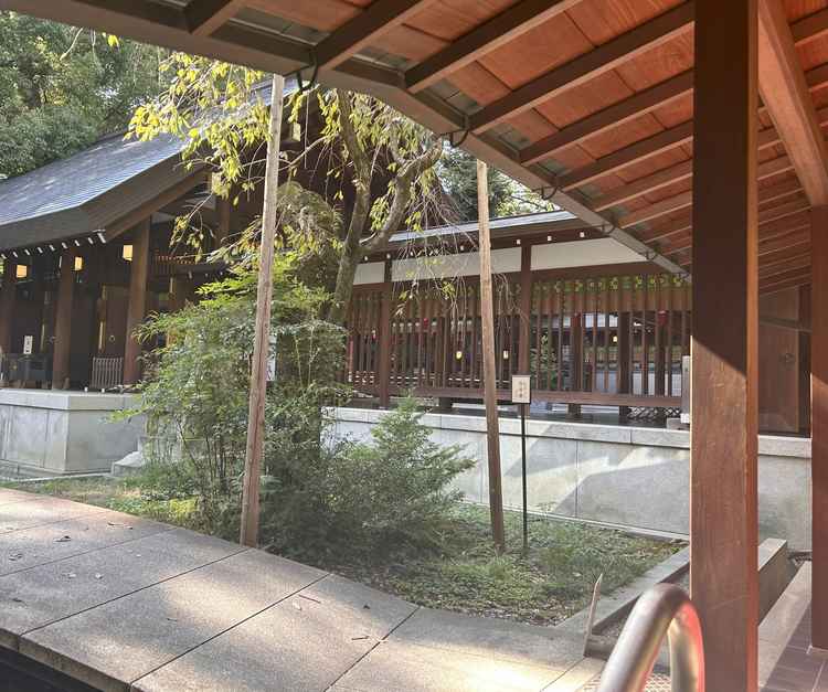 挙式を執り行うところは中にあるが、広さは十分だった。