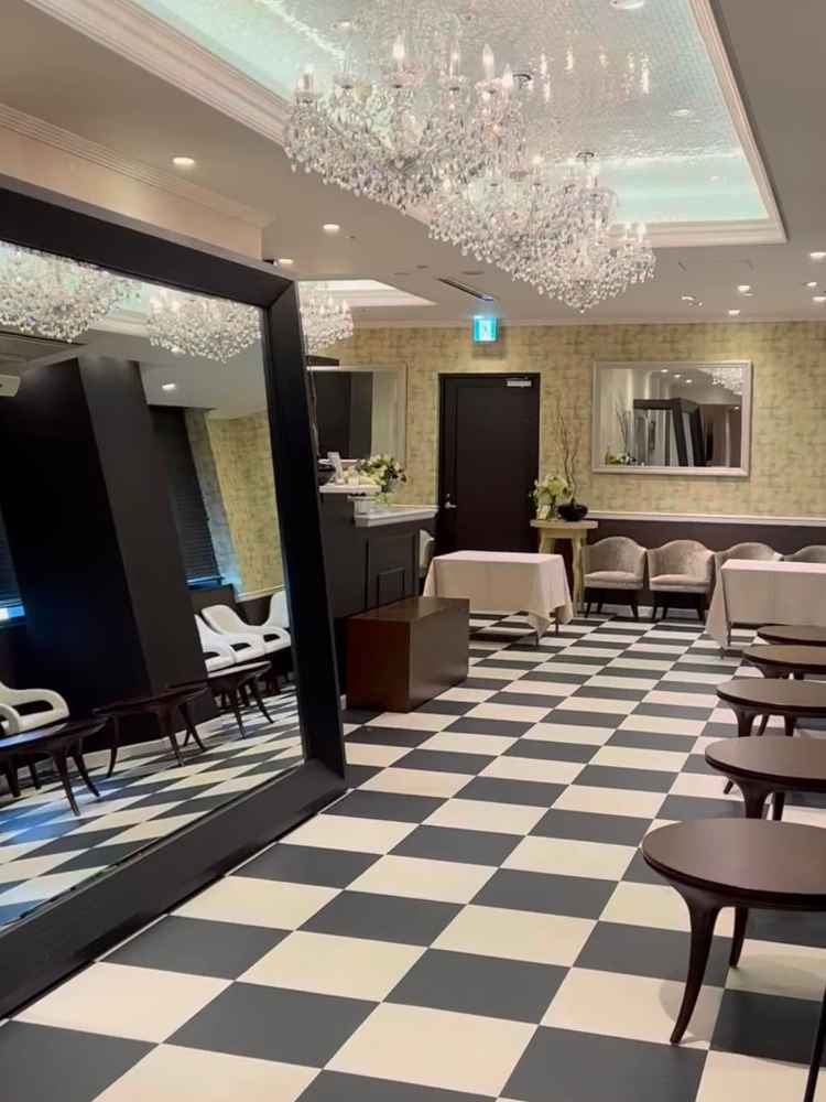 どの部屋もシャンデリアやデザインがオシャレでした。