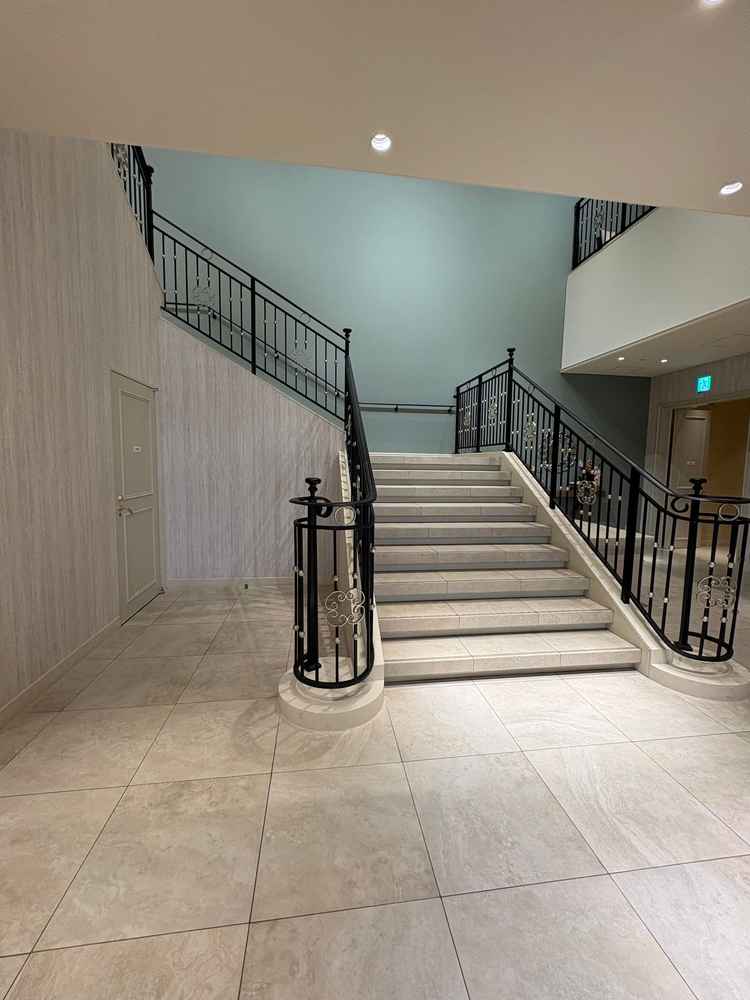 披露宴会場の階段。降りて行く時は、お姫様気分を味わえました。