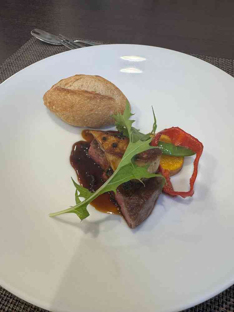 コースの内容が、決められたものではなく、シェフと相談しながら決めていくというのがよかった