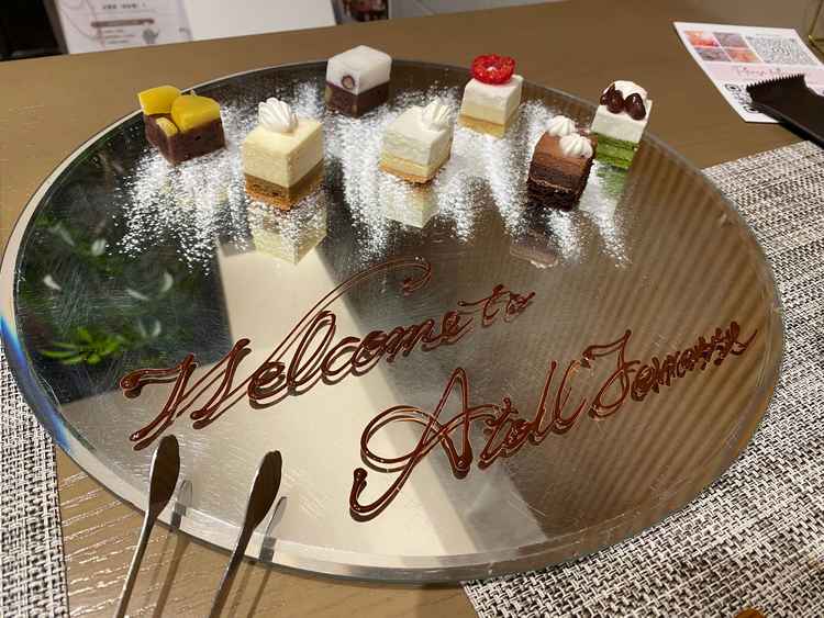 デザートビュッフェの試食で、洋菓子ばかりではなく羊羹を用いた和のスイーツもあったのが良かったです。