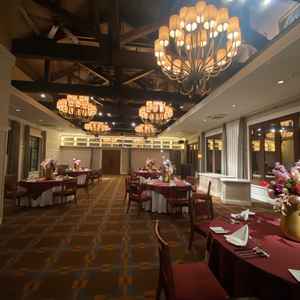 3階の披露宴会場は大変大きく開放感もありました。大人数向けかと思います。