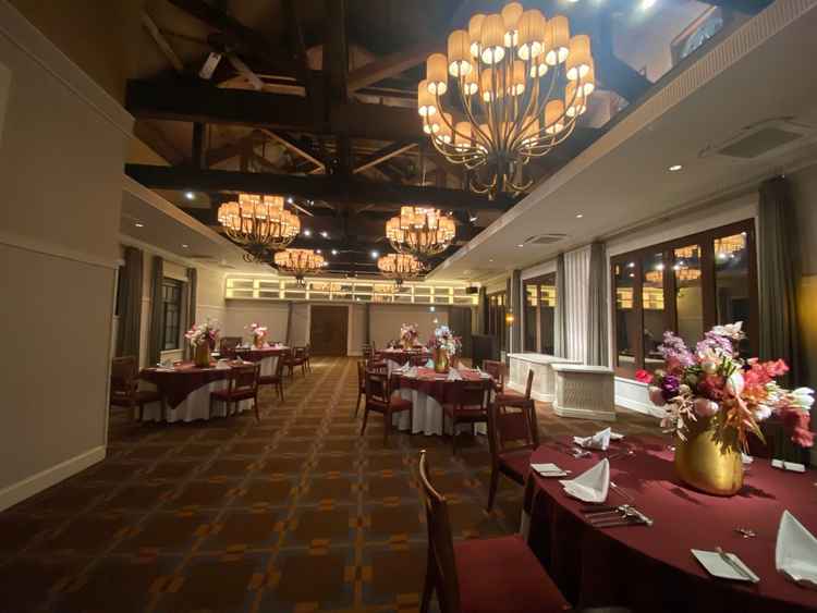 3階の披露宴会場は大変大きく開放感もありました。大人数向けかと思います。