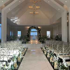 白を基調としたチャペル