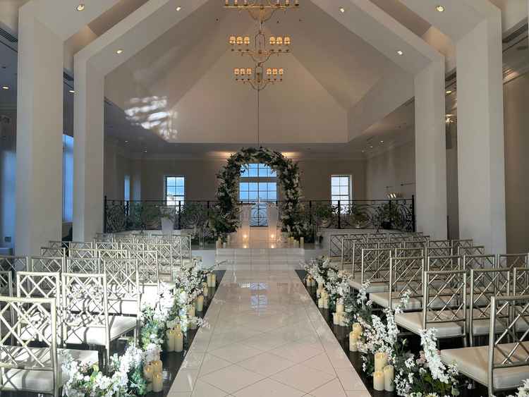 白を基調としたチャペル