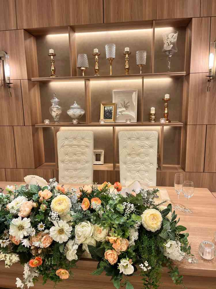 バックのインテリアもイスも可愛らしくて素敵