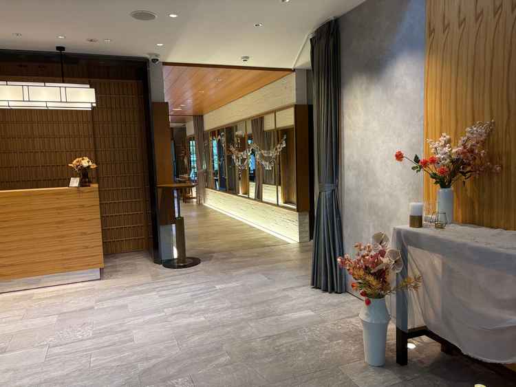 入り口の受付 実際に本日挙式が行われた雰囲気のようです