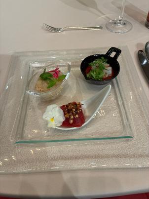 フレンチの試食の前菜。素材の味が引き立つ味付けで美味しかった。