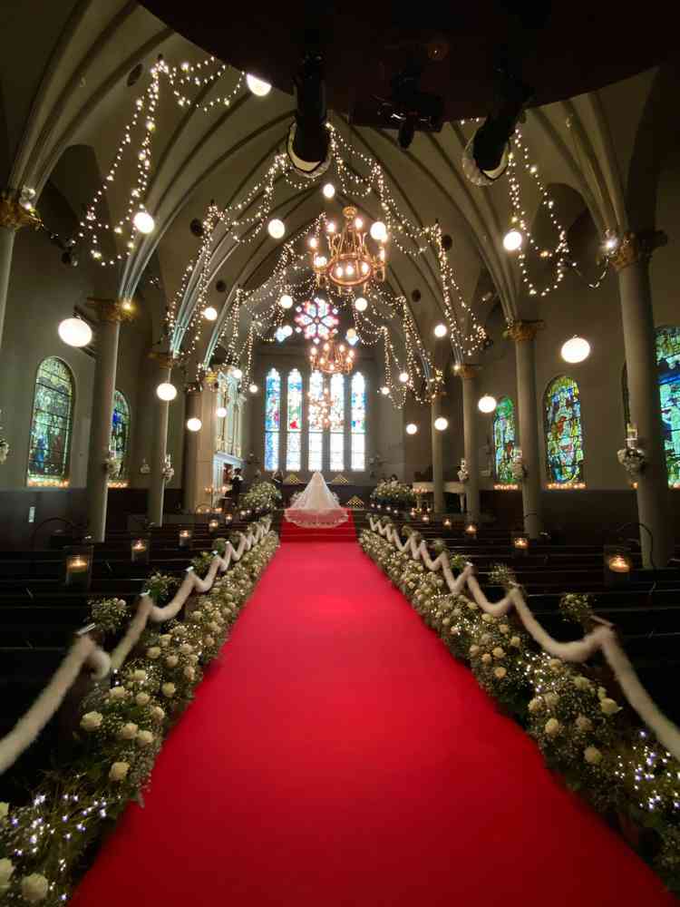 チャペル。冬仕様でイルミネーションが灯っていました。聖歌隊と楽器の生演奏も聴かせていただきました。