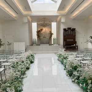 白基調の清楚感が感じられるチャペルで良かったです。