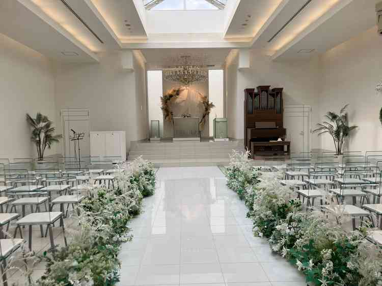 白基調の清楚感が感じられるチャペルで良かったです。