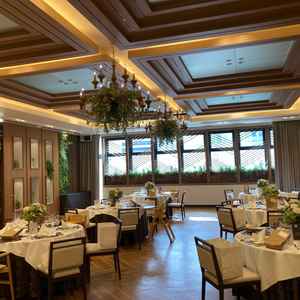 披露宴会場にも、自然光が入り明るく感じた。