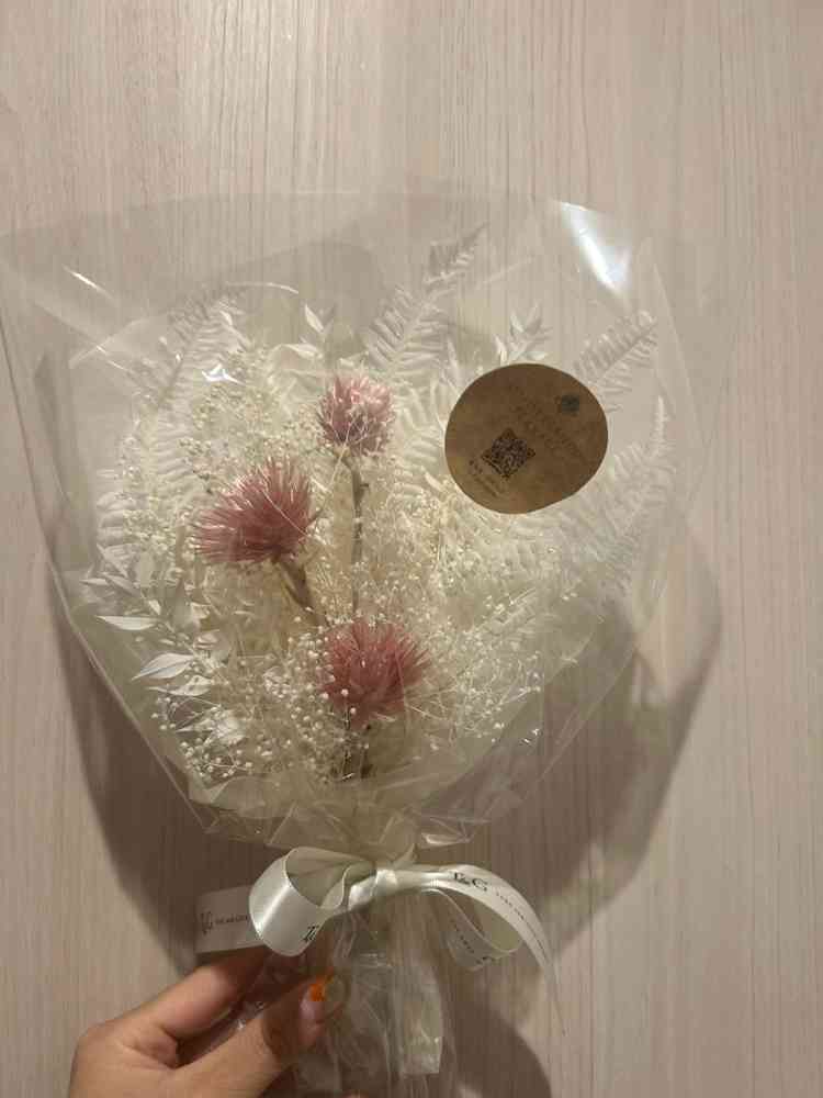 造花ですがお花もいただきました。