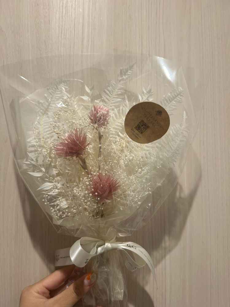 造花ですがお花もいただきました。