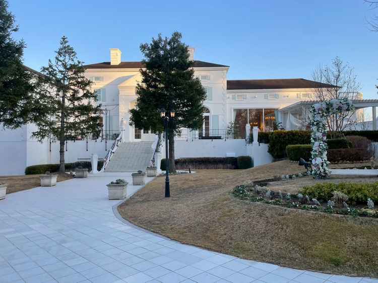 邸宅：3つの庭付き邸宅にお招きするという設定で披露宴。コンセプトの異なる邸宅から選べるのは面白かった